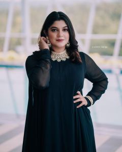 1_aparna-balamurali-latest-images-004
