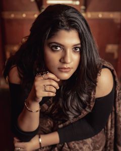actress-aparna-balamurali-new-fashion-photoshoot-004