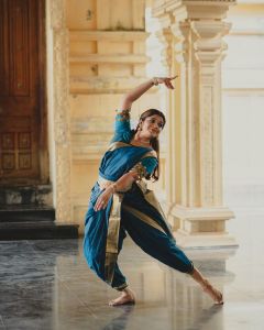 actress-aparna-balamurali-new-latest-dance-dress-photos-006