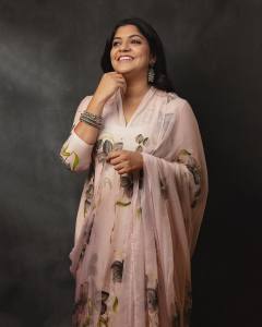 aparna-balamurali-in-Black-Lilies-On-Lilac-Silk-Kurta-photos
