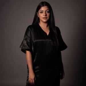 aparna-balamurali-in-black-saree-pics-005