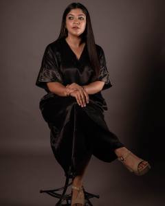 aparna-balamurali-in-black-saree-pics-012