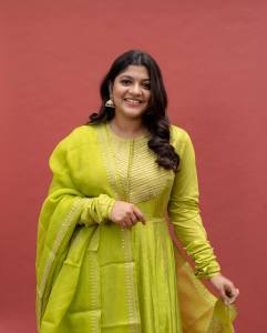 aparna-balamurali-in-green-anarkali-photos-002