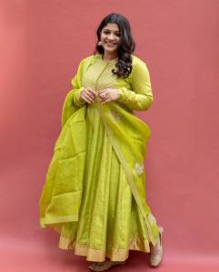 aparna-balamurali-in-green-anarkali-photos-003