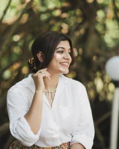 aparna-balamurali-in-latest-girl-dress-ideas-and-style-photos-007