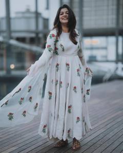 aparna-balamurali-in-white-floral-print-anarkali-casual-wear-churidar-dress-photos.balamurali-1