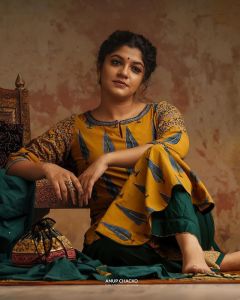 aparna-balamurali-latest-photoshoot-in-Kurtha-003