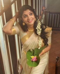 aparna-balamurali-latest-photoshoot-in-onam-saree-2021