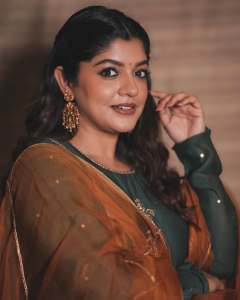 aparna-balamurali-latest-photoshoot-pictures-004