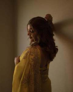 aparna-balamurali-saree-look-photo-005