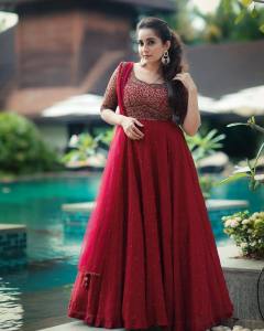 Actress-bhama-in-red-long-dress-005