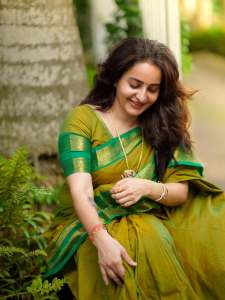 actress-bhama-new-images-002