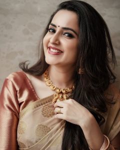 bhama in saree photos new5643-2