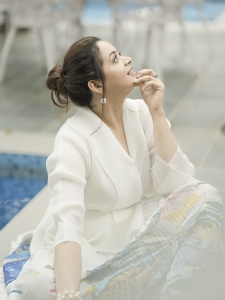 actress-bhavana-in-peacock-colour-skirt-with-pure-white-top-photos-003