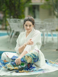 actress-bhavana-in-peacock-colour-skirt-with-pure-white-top-photos-006