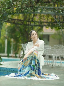 actress-bhavana-in-peacock-colour-skirt-with-pure-white-top-photos-009