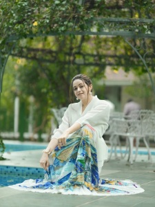 actress-bhavana-in-peacock-colour-skirt-with-pure-white-top-photos-010