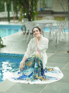 actress-bhavana-in-peacock-colour-skirt-with-pure-white-top-photos-015