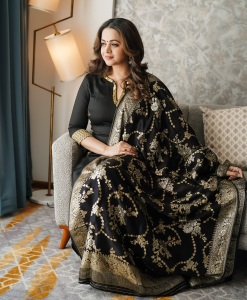 actress-bhavana-latest-photos-with-black-outfit-004