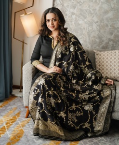 actress-bhavana-latest-photos-with-black-outfit-009