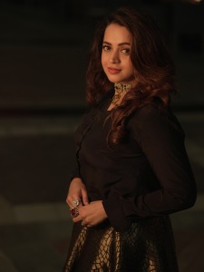 actress-bhavana-latest-stylish-dress-photos-005