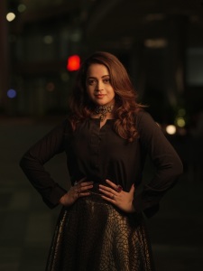 actress-bhavana-latest-stylish-dress-photos-015