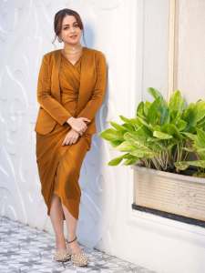 bhavana-actress-in-rich-mustard-brown-symmetrical-tulip-style-draped-dhoti-skirt-dress-photos
