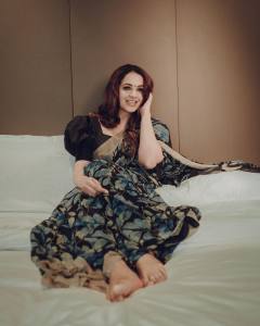 bhavana-in-black-saree-with-black-blouse-images-004