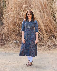 bhavana-in-kurta-photos-006