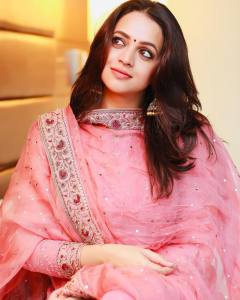 bhavana-in-peach-colour-churidar-001
