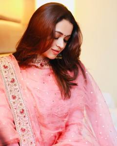 bhavana-in-peach-colour-churidar-002