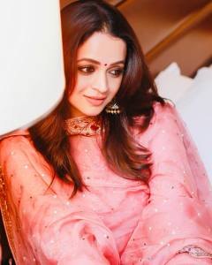 bhavana-in-peach-colour-churidar-003