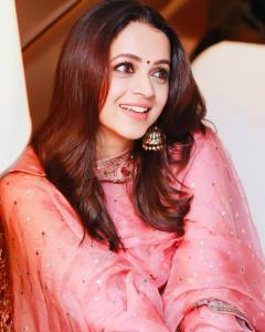 bhavana-in-peach-colour-churidar-008