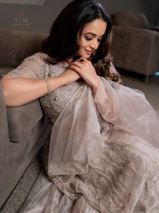 bhavana-in-silver-colour-party-wear-lehenga-photos-002