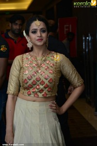 bhavana-latest-stills-400-00146