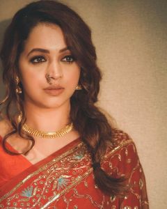 bhavana-new-photos-in-red-colour-saree-latest-images-010