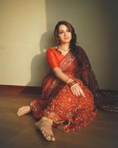 bhavana-new-photos-in-red-colour-saree-latest-images