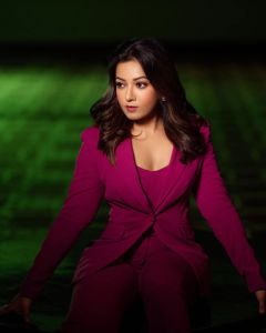 catherine-tresa-in-suit-images-001