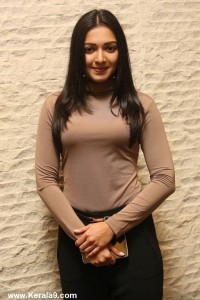 catherine-tresa-latest-images-167-0068