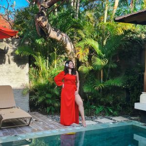 catherine-tresa-latest-photos-pool-side-001