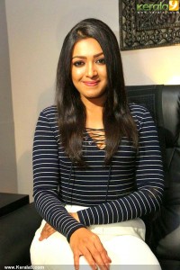 catherine-tresa-latest-pics-200-00253