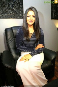 catherine-tresa-latest-pictures-300-0038