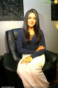 catherine-tresa-latest-pictures-30022