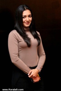 catherine-tresa-latest-pictures-320-00678