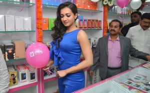 catherine-tresa-latest-pictures-331-00335