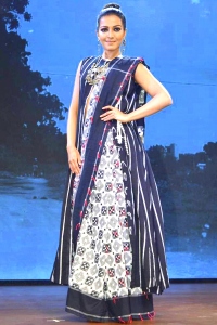 catherine-tresa-latest-stills-99956