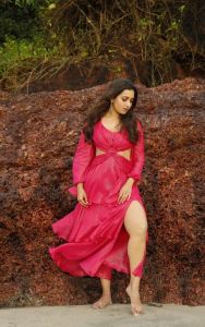 catherine-tresa-new-beach-photoshoot-006