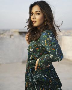 catherine-tresa-photos-in-printed-frock