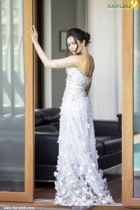 catherine-tresa-pics-222-00123