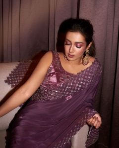 catherine-tresa-saree-images-hd.webp-004
